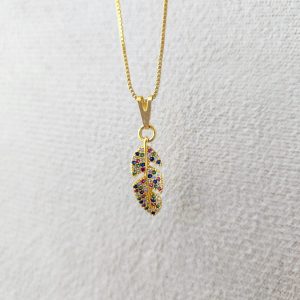 Colar Pena Cravejado Colorido