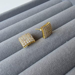 Brinco Quadrado Cravejado