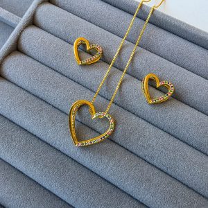 Conjunto Coração 3D Cravejado Colors